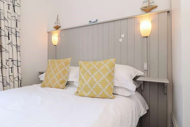 Room 8