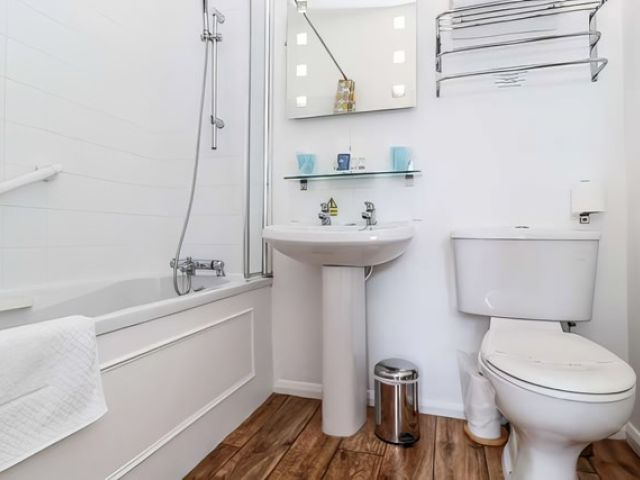 images/rooms/gallerys/room-6/room-6-7-kireth-ai.jpeg