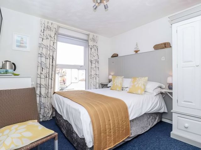 images/rooms/gallerys/room-7/room-7-2-kireth-ai.jpeg