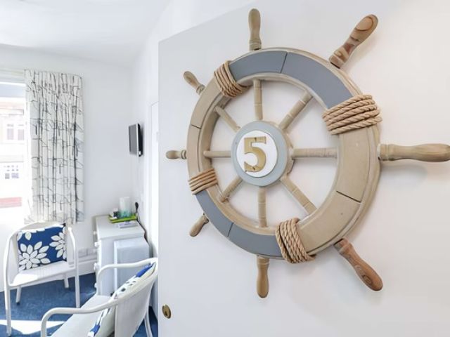 images/rooms/gallerys/room-5/room-5-9-kireth-ai.jpeg