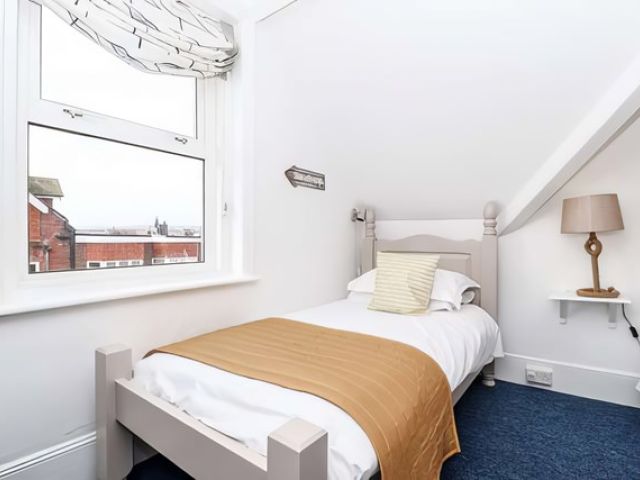 images/rooms/gallerys/room-1/room1-2-kireth-ai.jpeg