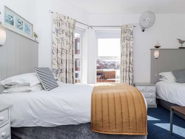 images/rooms/gallerys/room-9/room-9-9-kireth-ai.jpeg