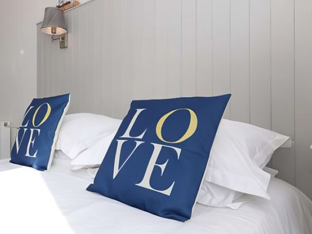 images/rooms/gallerys/room-3/room-3-6-kireth-ai.jpeg