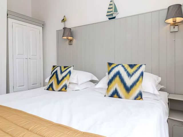 images/rooms/gallerys/room-5/room-5-2-kireth-ai.jpeg